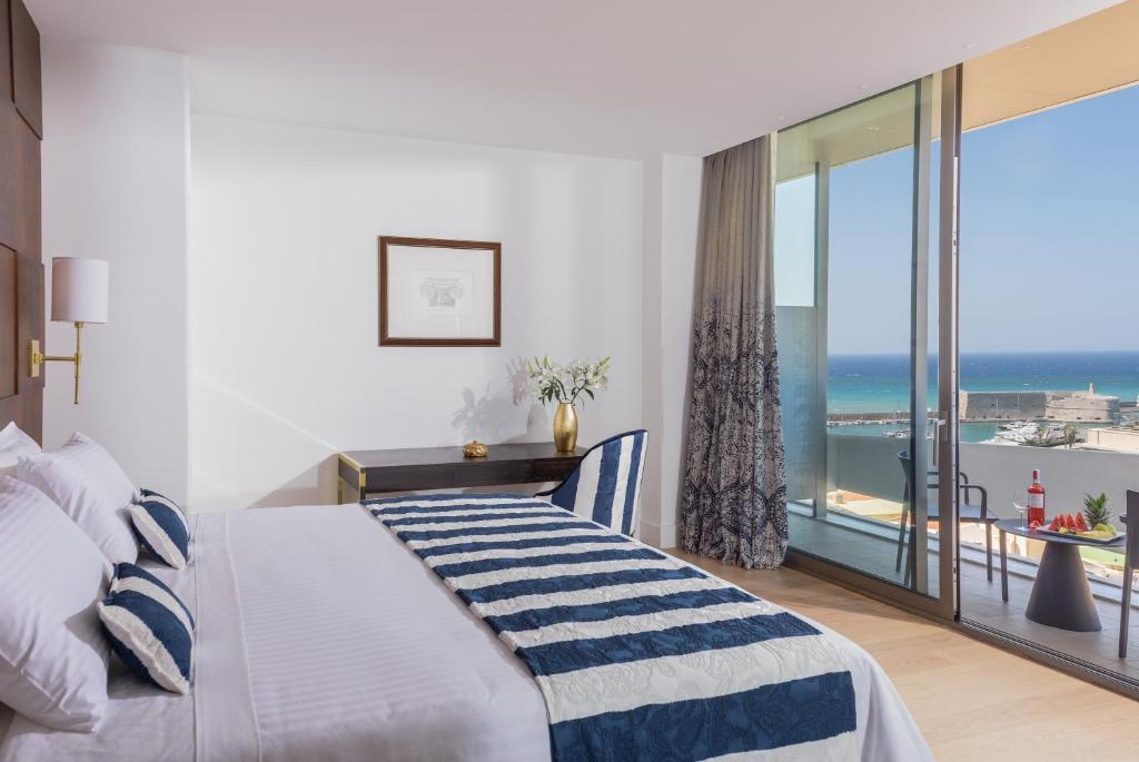 AQUILA ATLANTIS HOTEL