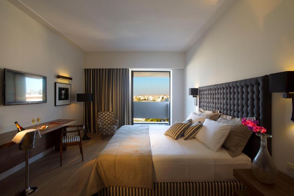 AQUILA ATLANTIS HOTEL