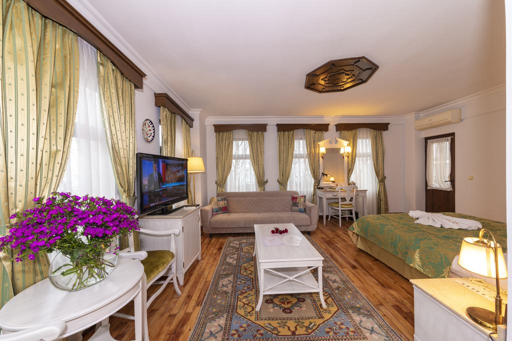 ARENA HOTEL
