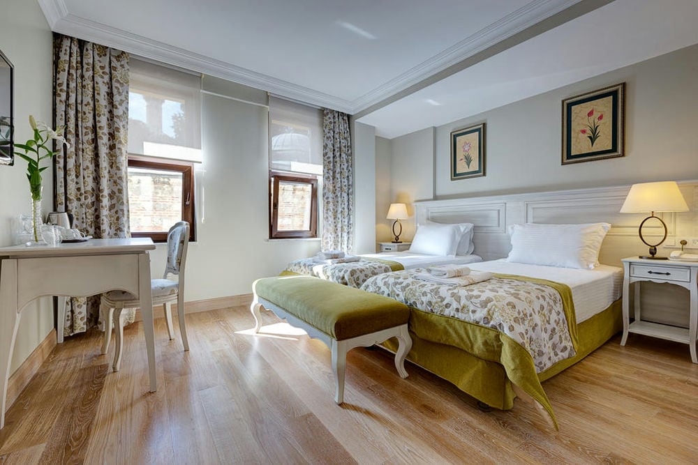 ARENA HOTEL