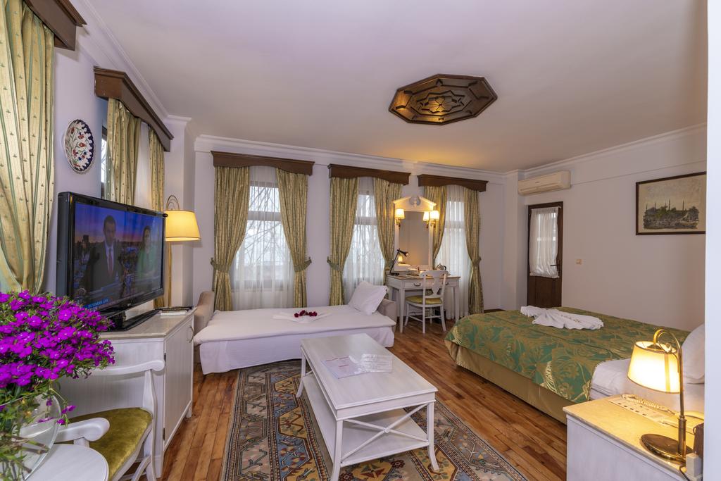 ARENA HOTEL