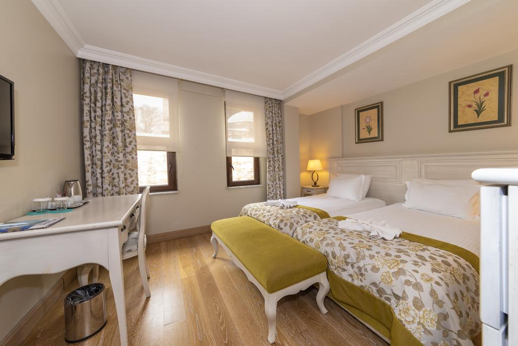 ARENA HOTEL