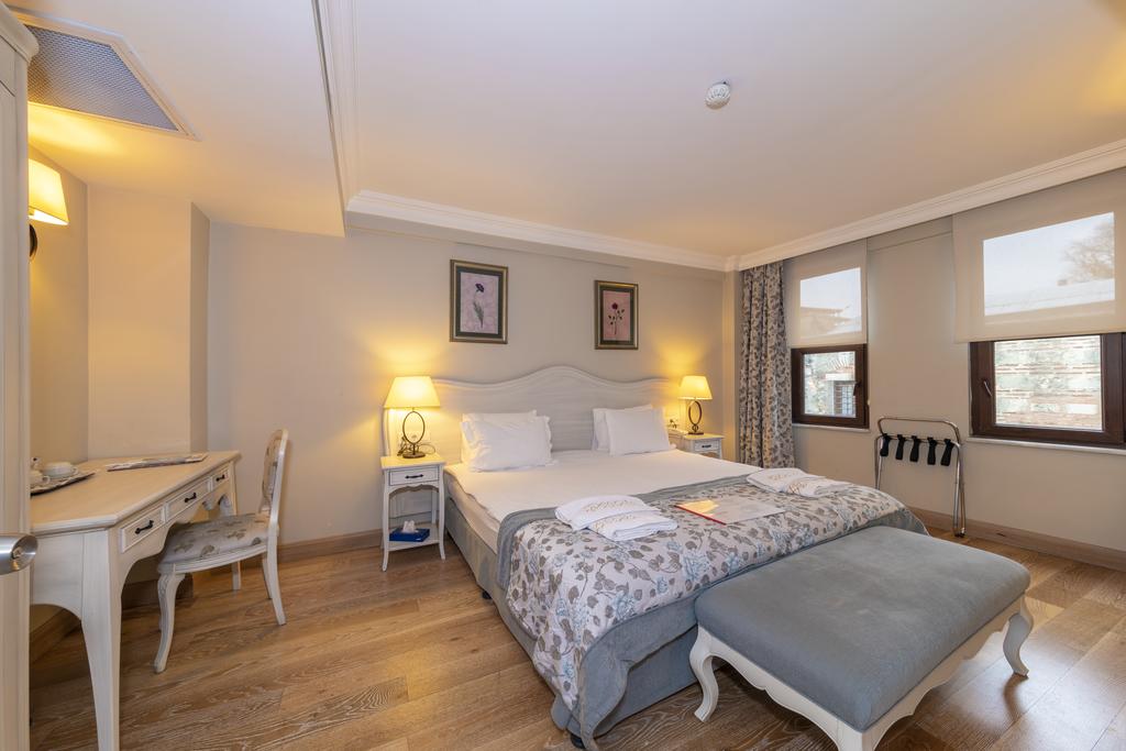 ARENA HOTEL