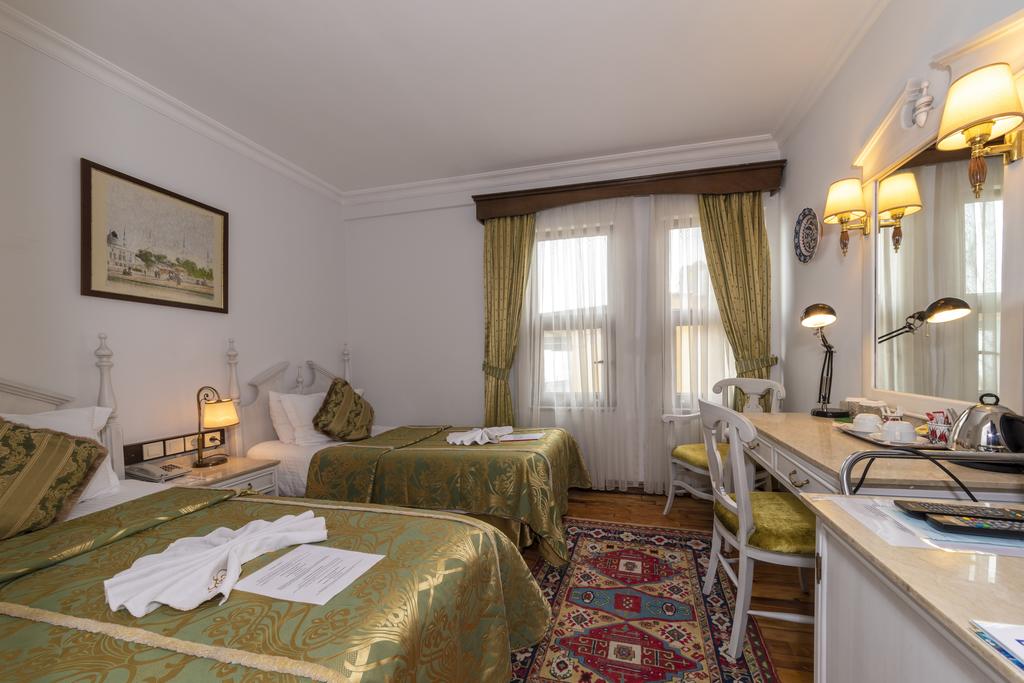 ARENA HOTEL