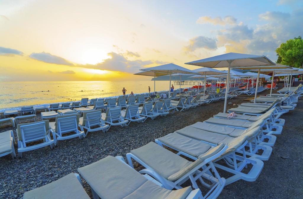 ARMAS BEACH HOTEL