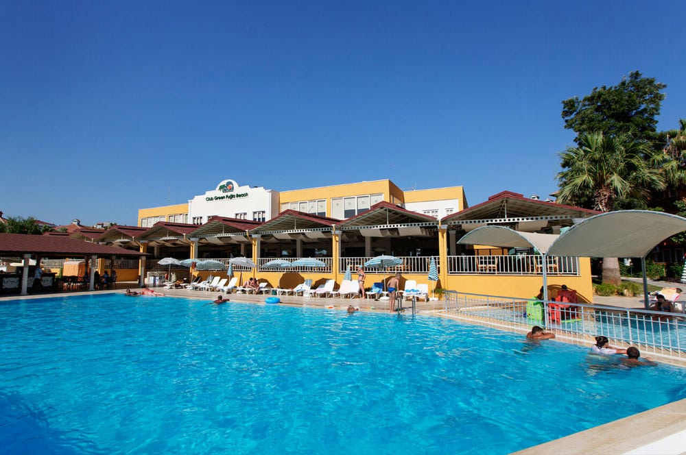 ARMAS GREEN FUGLA BEACH