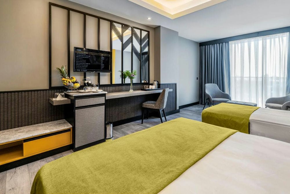ARNOR DE LUXE HOTEL & SPA