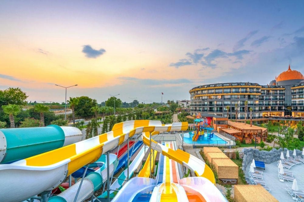 ARNOR DE LUXE HOTEL & SPA