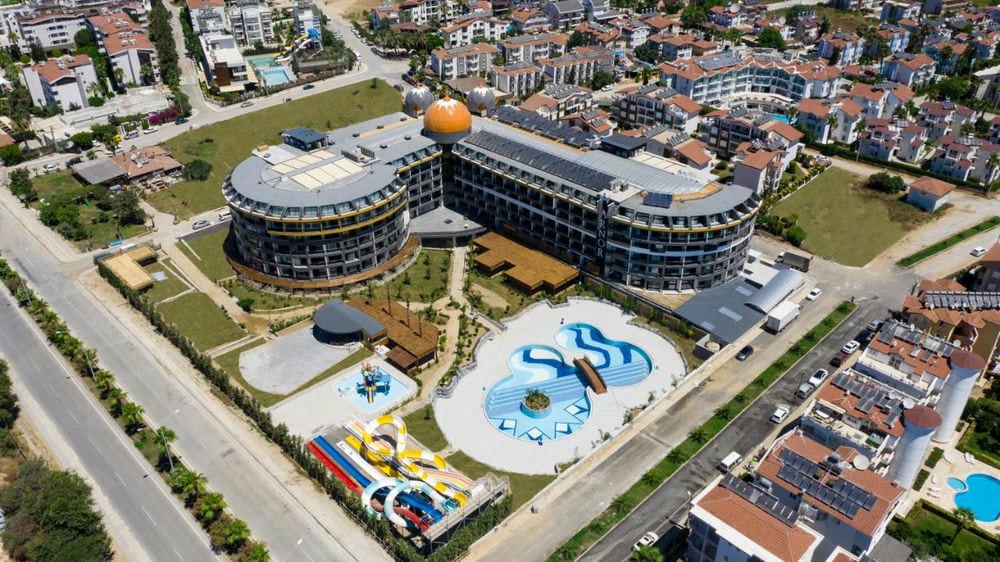 ARNOR DE LUXE HOTEL & SPA