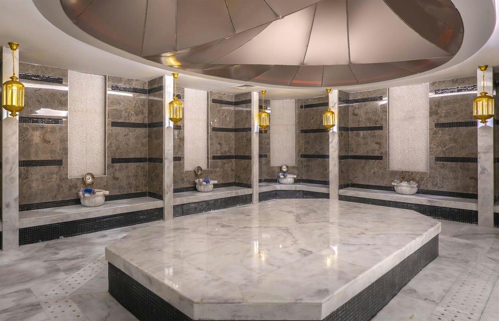 ARNOR DE LUXE HOTEL & SPA
