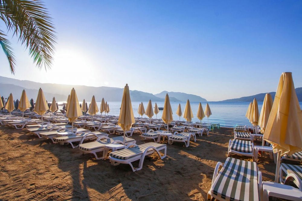 AURASIA BEACH
