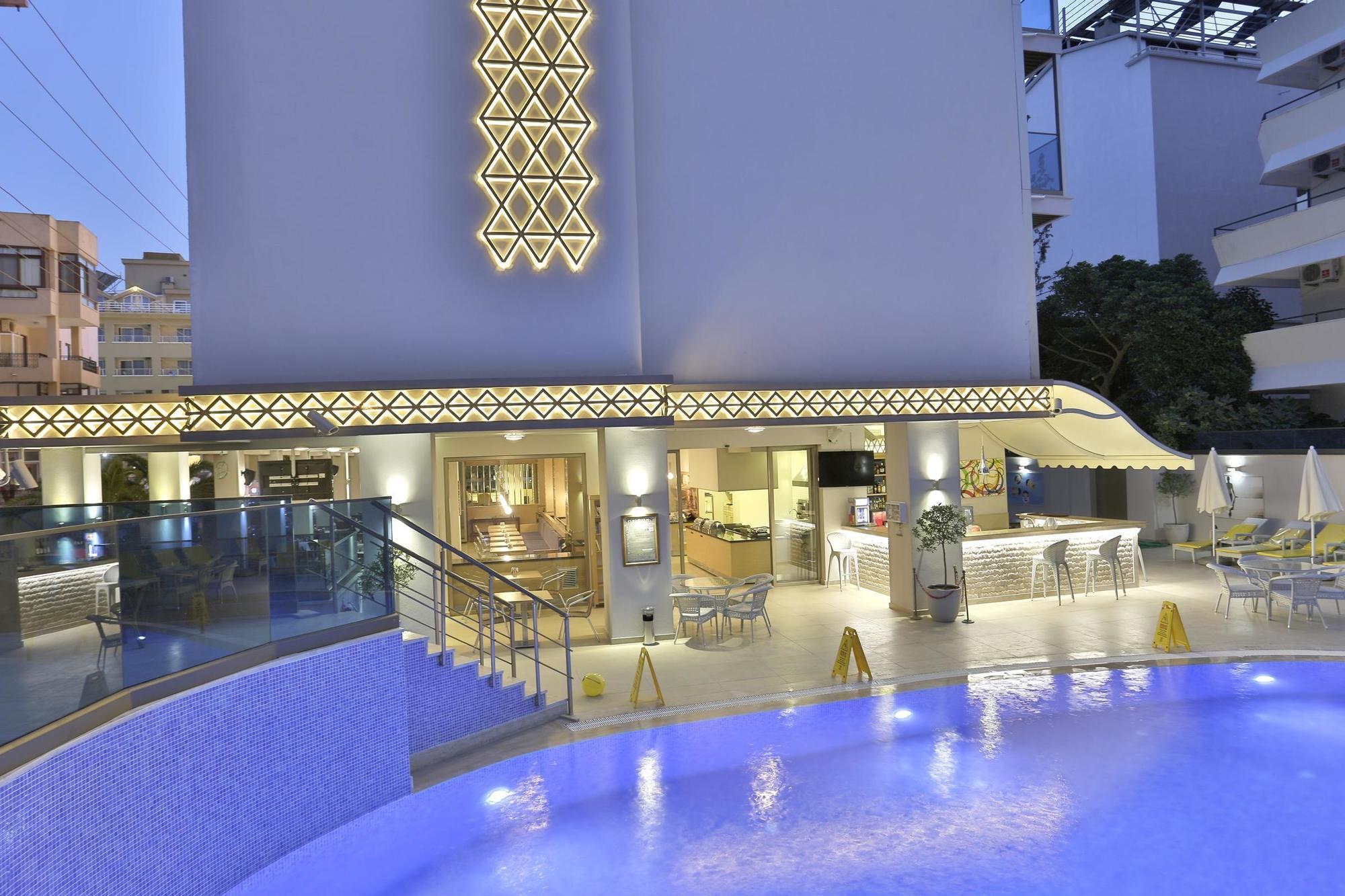 AURASIA DELUXE HOTEL (Ex.JDW Hotel)
