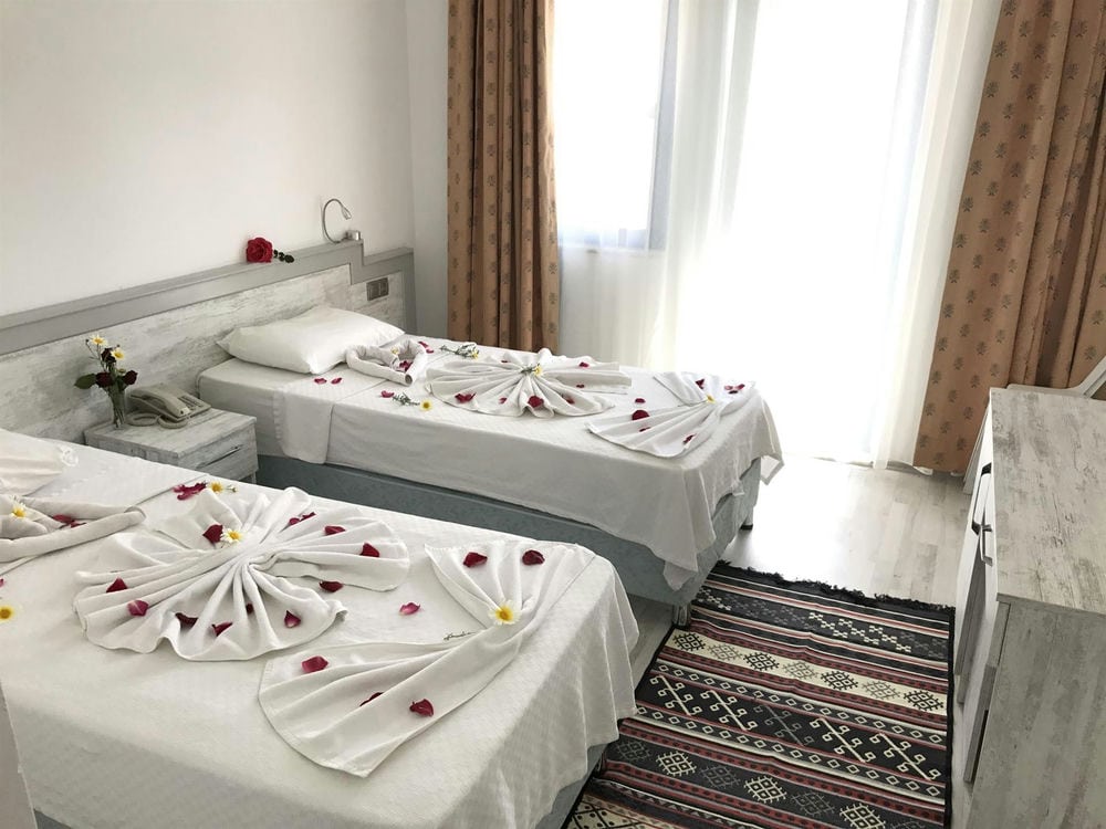 AYMES HOTEL