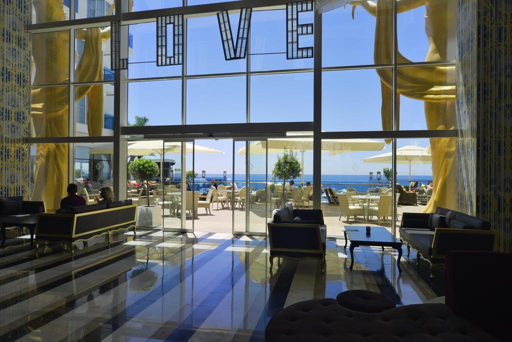 AZURA DELUXE RESORT & SPA