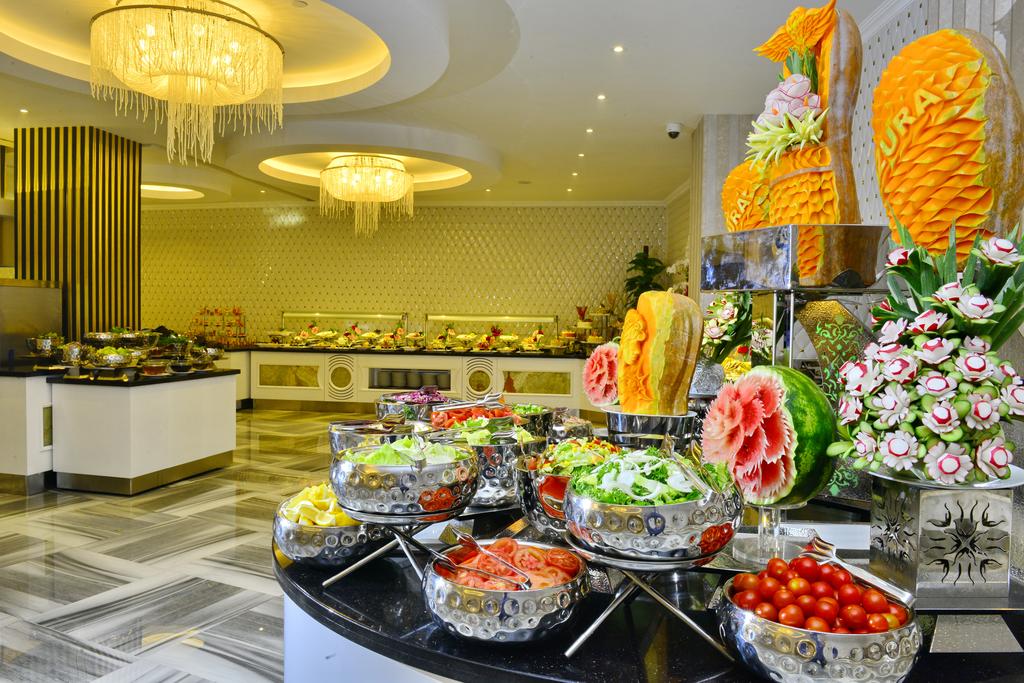 AZURA DELUXE RESORT & SPA