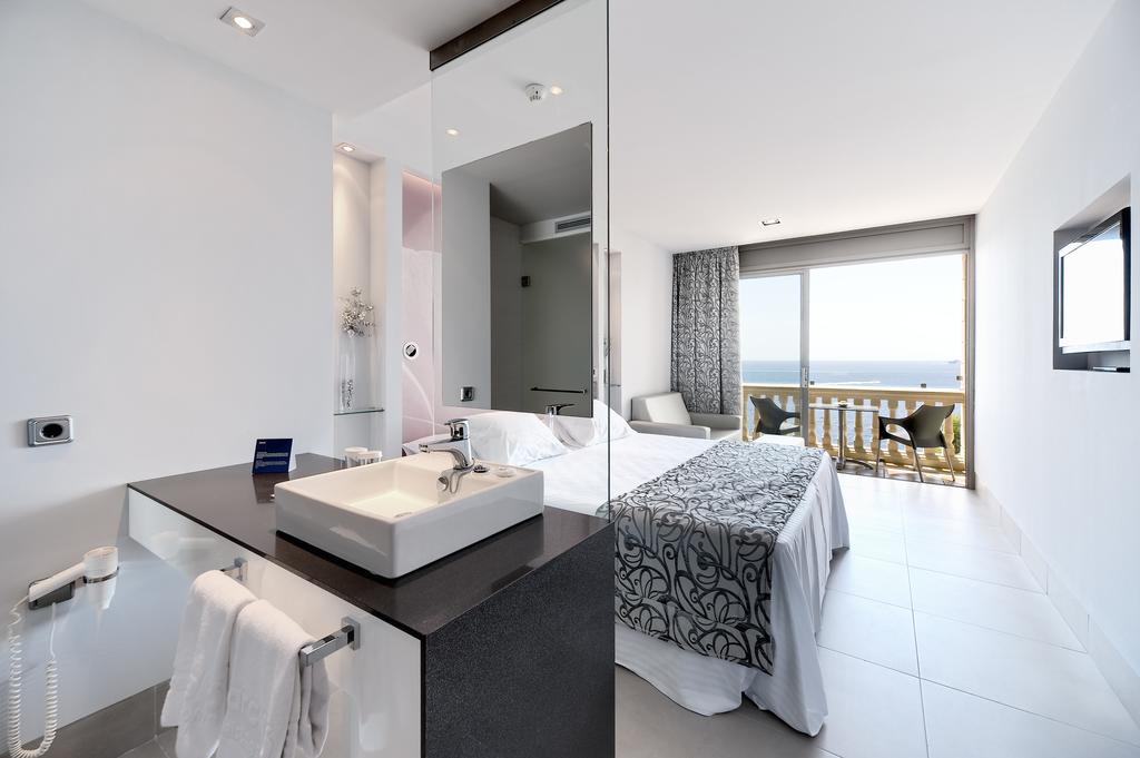 BARCELO ILLETAS ALBATROS (only adults from 17)