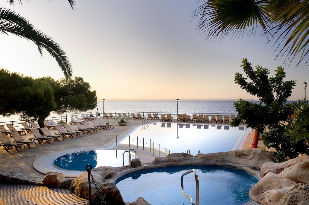 BARCELO ILLETAS ALBATROS (only adults from 17)