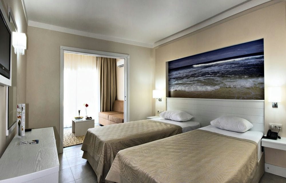 BATIHAN BEACH RESORT&SPA