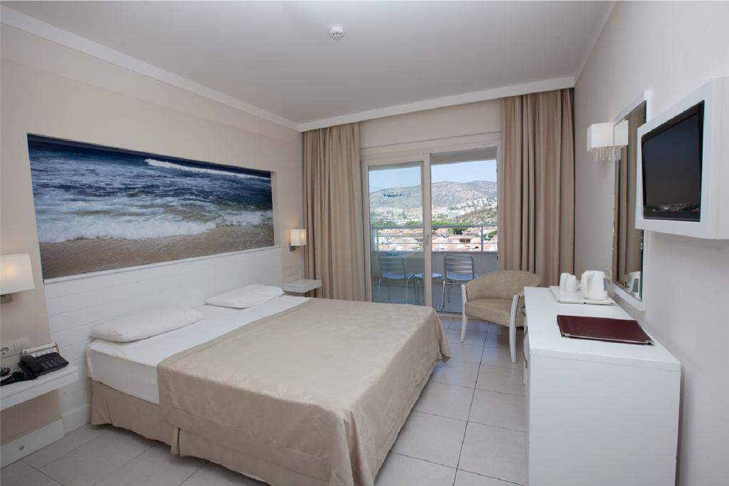 BATIHAN BEACH RESORT&SPA