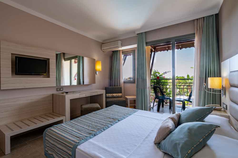 BEACH HOTEL PALMERAS
