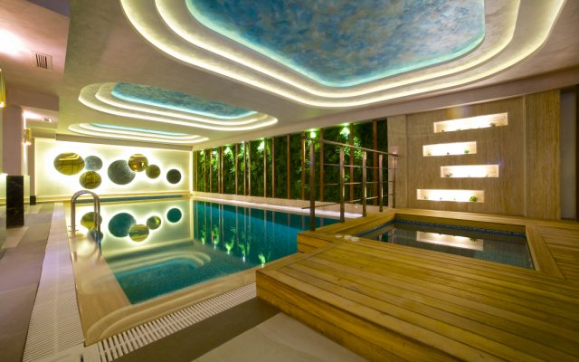 BEETHOVEN PREMIUM HOTEL