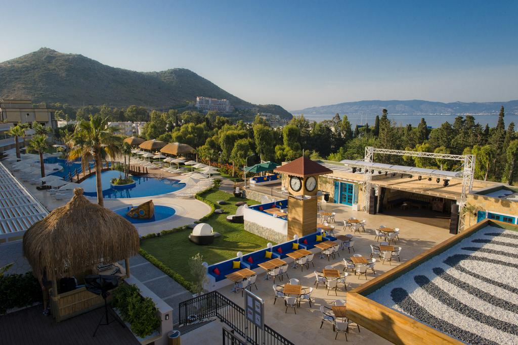 BELLAZURE HOTEL