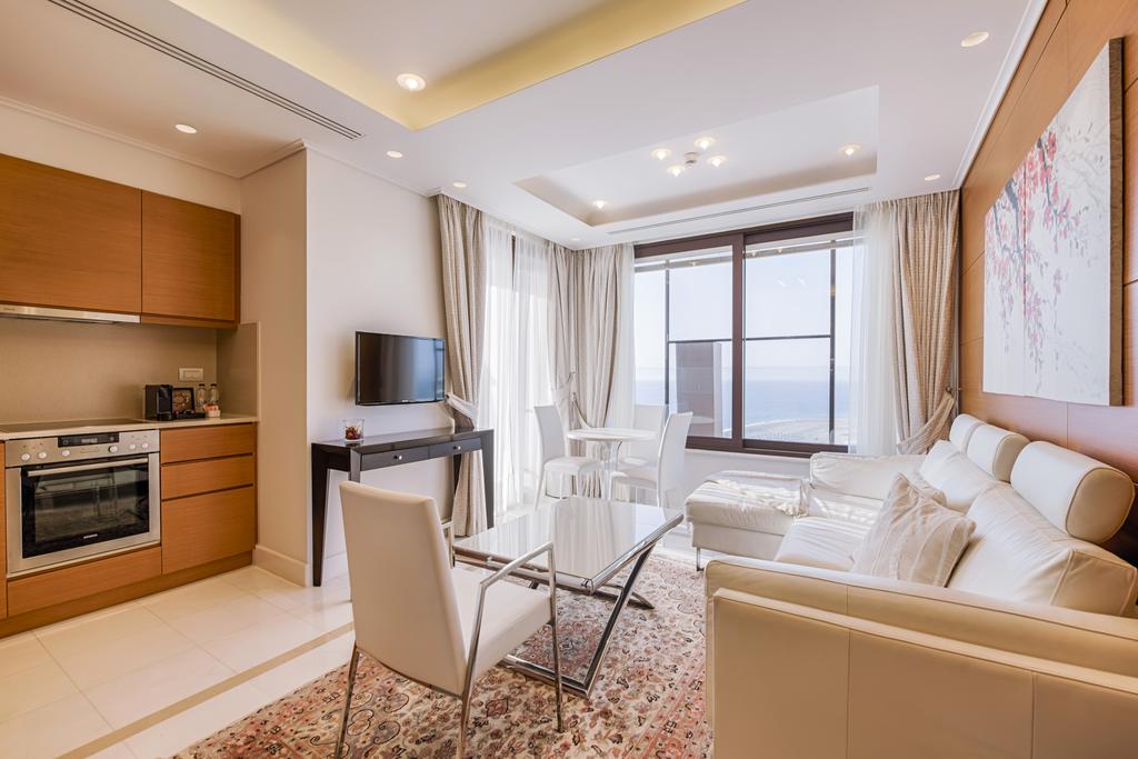 BELLEVUE SUITES