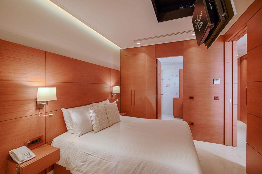 BELLEVUE SUITES
