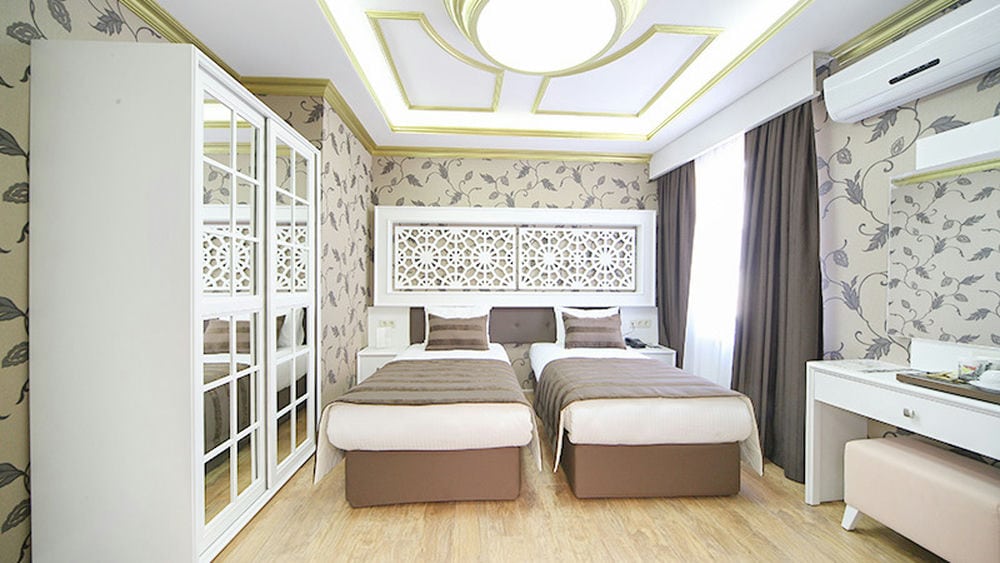 BLACK TULIP HOTEL