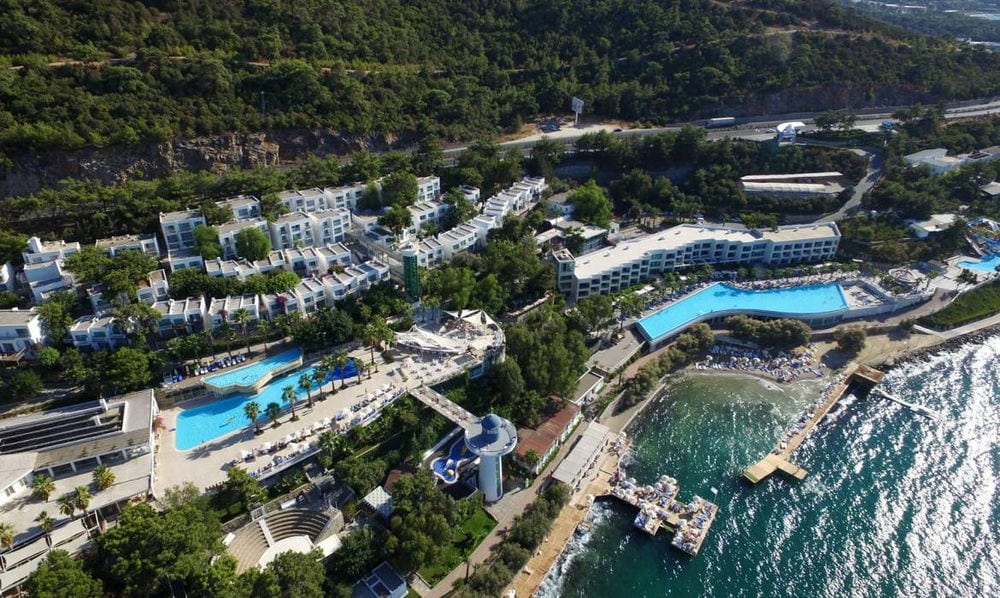 BLUE DREAMS RESORT & SPA