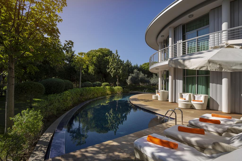 CALISTA LUXURY RESORT 