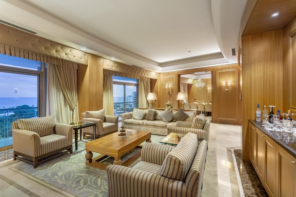 CALISTA LUXURY RESORT 