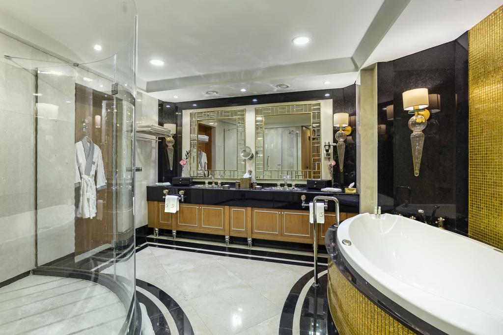 CALISTA LUXURY RESORT 