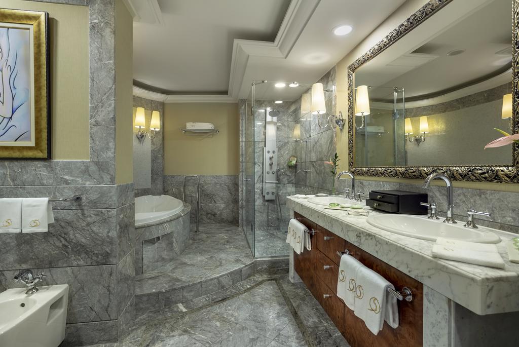 CALISTA LUXURY RESORT 