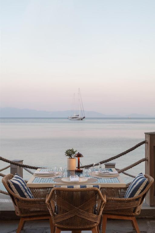 CARESSE A LUXURY COLLECTION RESORT & SPA (Ask&Sell)