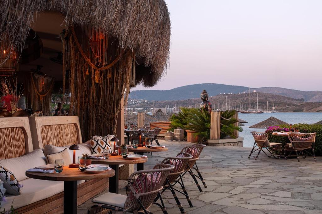 CARESSE A LUXURY COLLECTION RESORT & SPA (Ask&Sell)