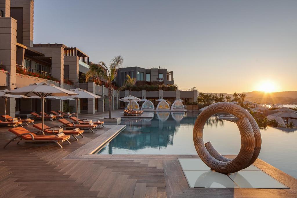 CARESSE A LUXURY COLLECTION RESORT & SPA (Ask&Sell)