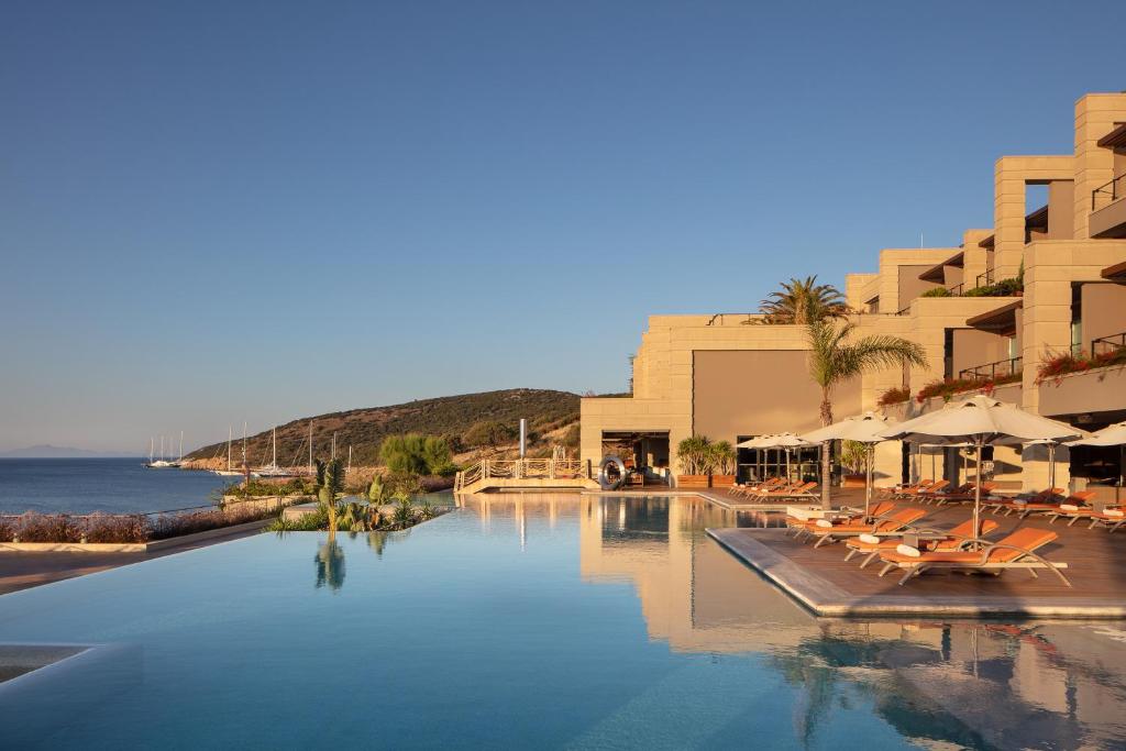 CARESSE A LUXURY COLLECTION RESORT & SPA (Ask&Sell)