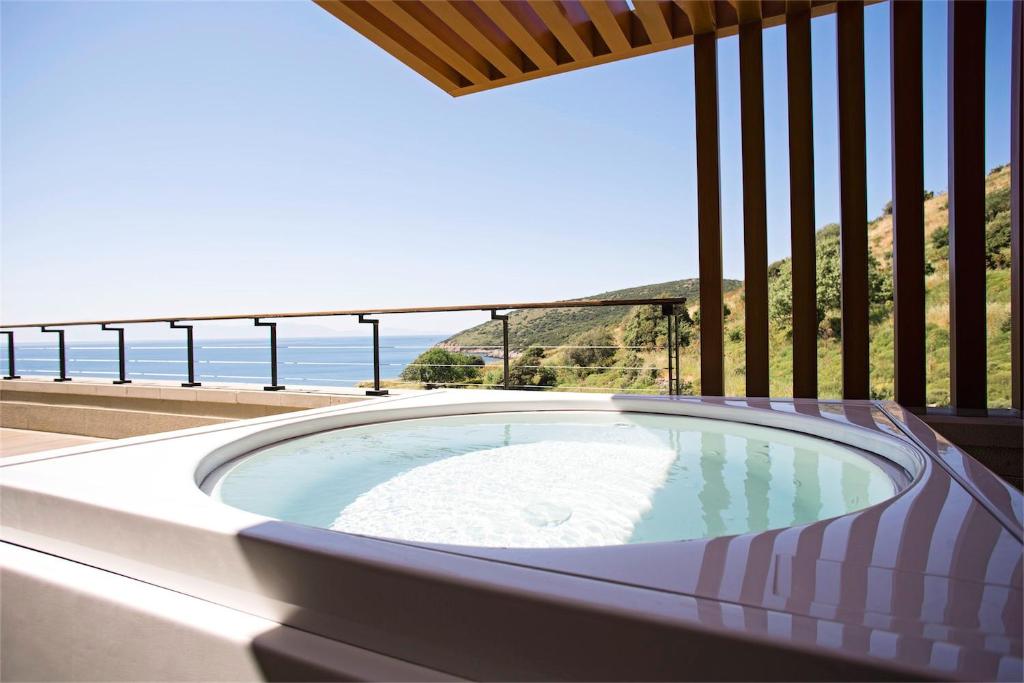 CARESSE A LUXURY COLLECTION RESORT & SPA (Ask&Sell)