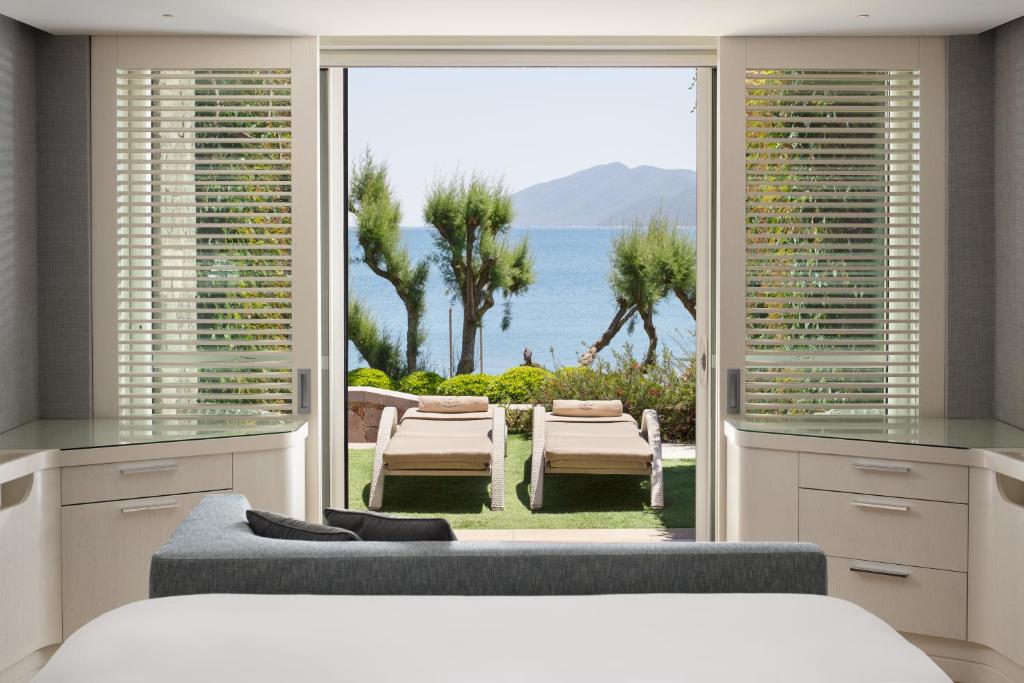 CARESSE A LUXURY COLLECTION RESORT & SPA (Ask&Sell)
