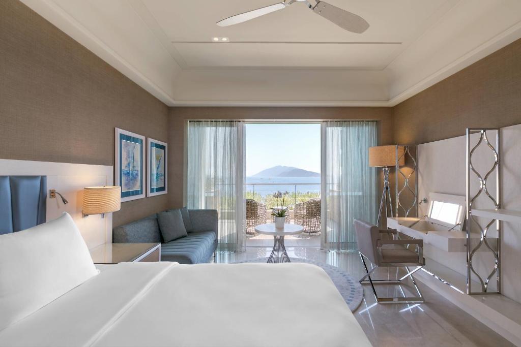 CARESSE A LUXURY COLLECTION RESORT & SPA (Ask&Sell)
