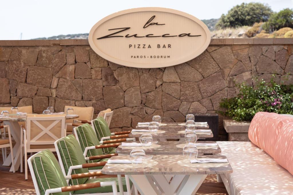 CARESSE A LUXURY COLLECTION RESORT & SPA (Ask&Sell)