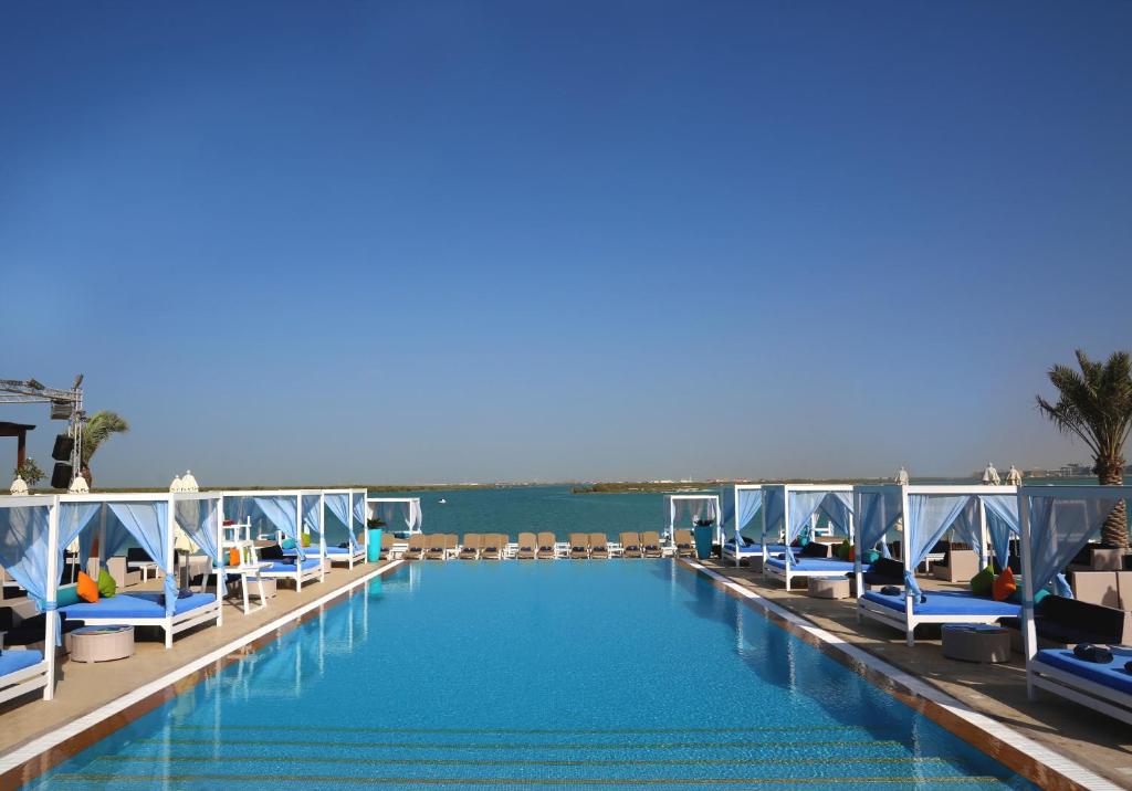 CENTRO YAS ISLAND