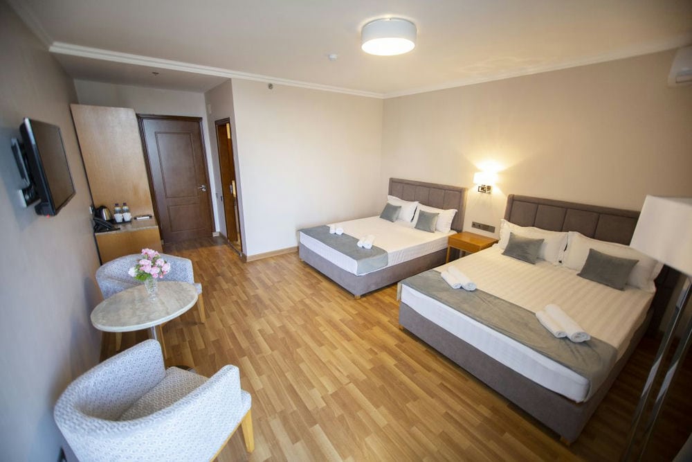 CHVENI EZO BOUTIQUE