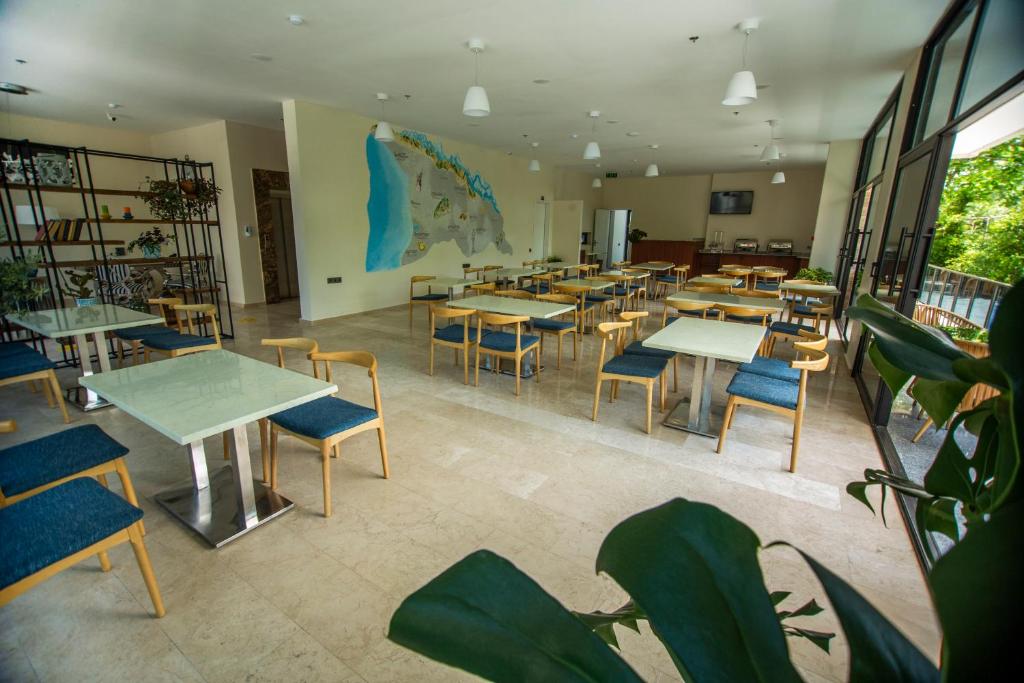 CHVENI EZO BOUTIQUE