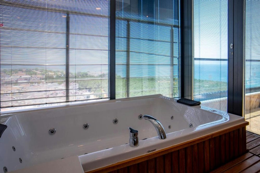 CITY POINT BEACH & SPA HOTEL