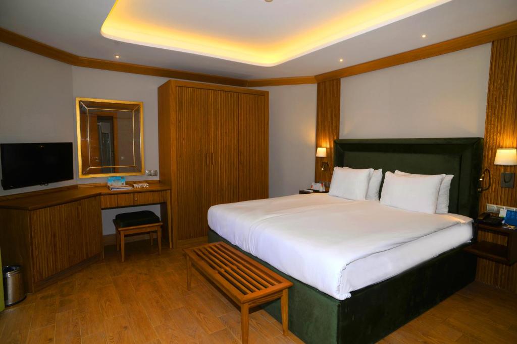 CLUB & HOTEL LETOONIA