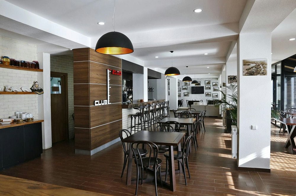 CLUB 2100