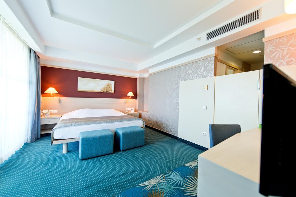 CONCORDE DE LUXE RESORT