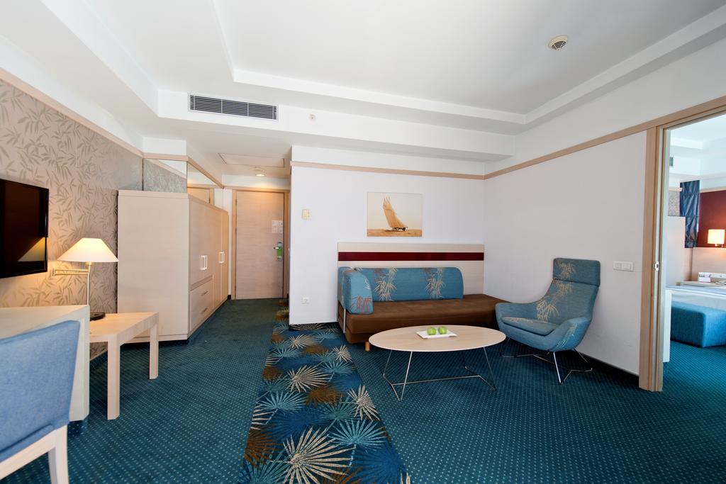 CONCORDE DE LUXE RESORT